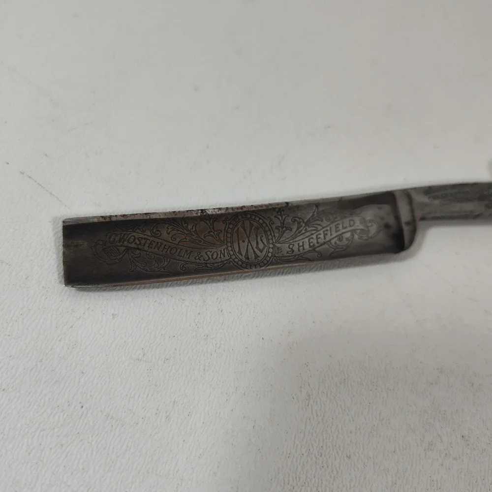 G Wostenholm & Son Celebrated IXL Sheffield Razor with Box